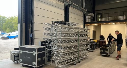 Opbouw Jubileumevent eigen terrein