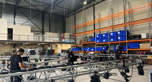 Opbouw Jubileumevent eigen terrein