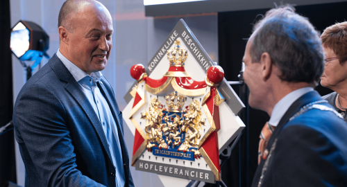 Officieel-moment-uitreiking-Predikaat-100-jarig-bestaan