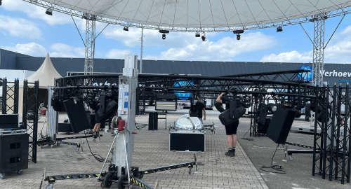 Opbouw jubileumfeest eigen terrein