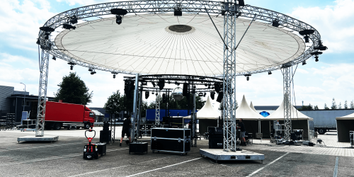 Opbouw-jubileumfestival-eigen-terrein