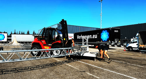 Opbouw-jubileumfestival-eigen-terrein